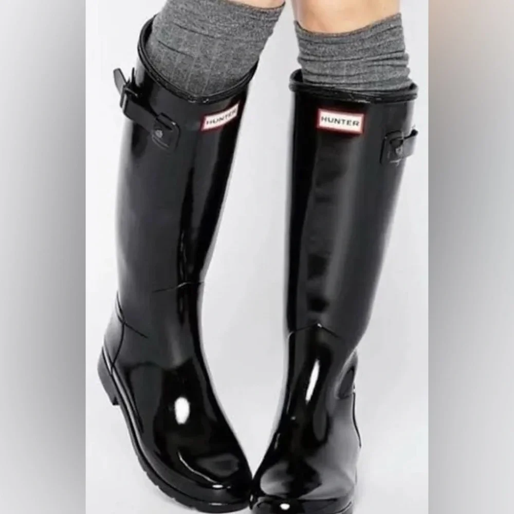 Hunter Women's Original Tall black Gloss Rain Boots size 5